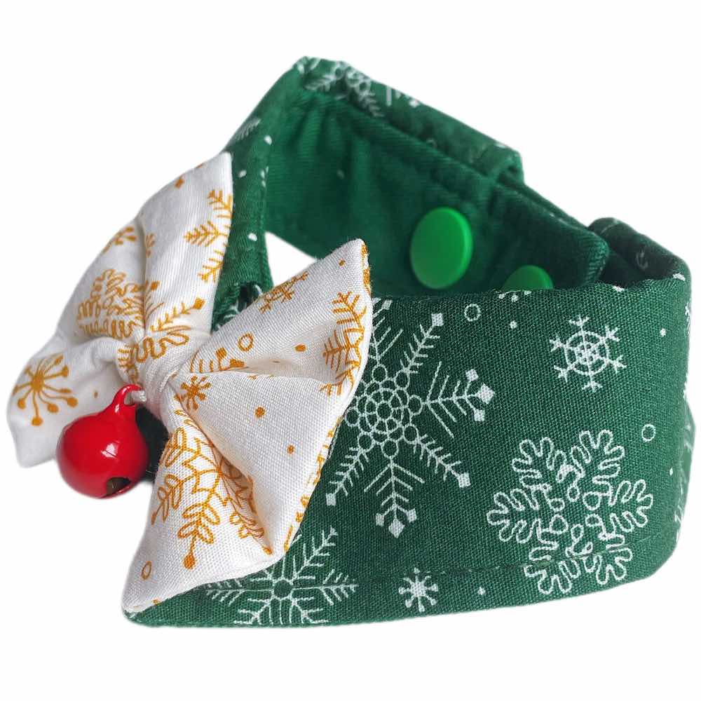 RuffCo Handcrafted Bowtie Button Collar For Cats & Dogs (Green Snowflake)